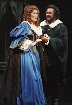 Stjernetræf. Joan Sutherland og Luciano Pavarotti optrådte sammen ved flere lejligheder - her i 1987 ved Metropolitan Opera i New York. Arkivfoto. 