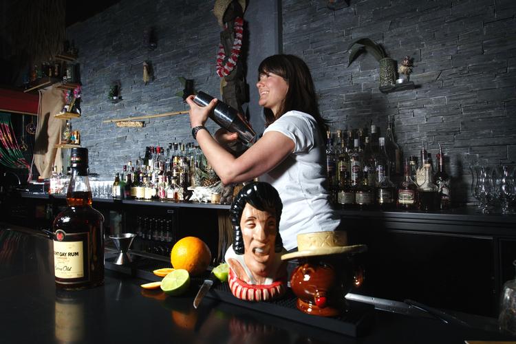 Cocktailbaren Brass Monkey er populær på Vesterbro. 
