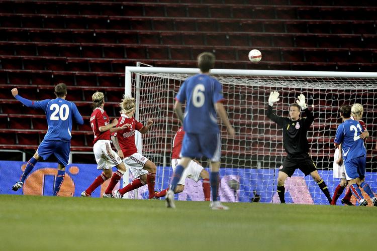halvtomt. Allerede under Danmarks kamp mod Island i september var der pladser tilbage i Parken. I aften bliver der endnu mere tomt - og bidende koldt - i Parken, når Cypern er på besøg. Arkivfoto. 