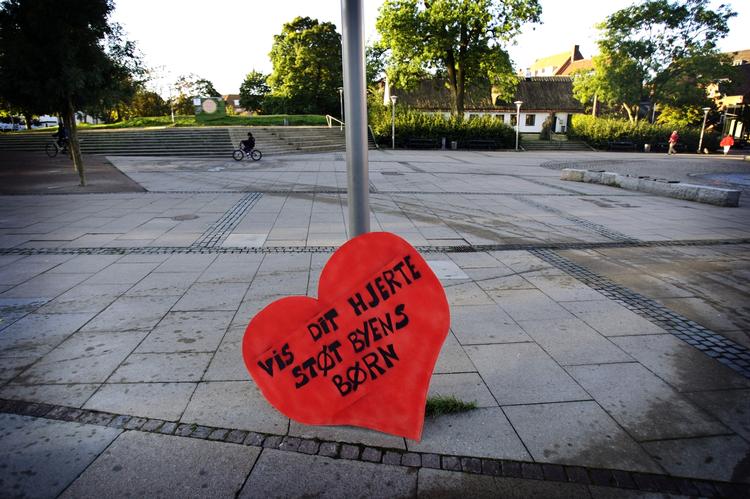 BUDGETAFTALER. Næste års kommunale besparelser vil blandt andet ramme børneområdet. Arkivfoto fra demonstration mod nedskæringer på daginstitutioner. 
