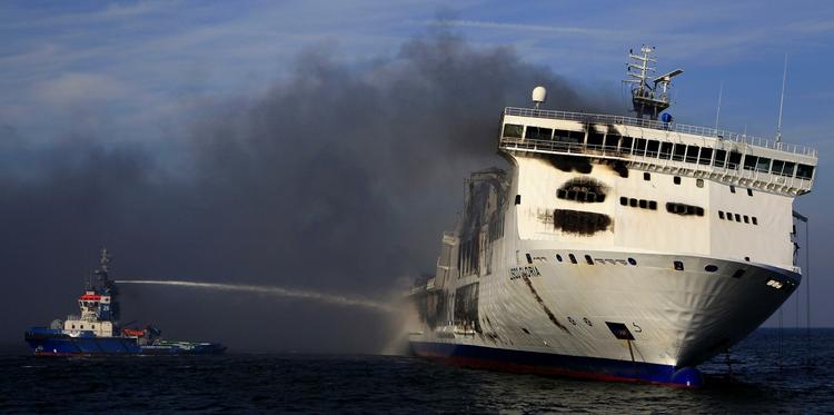Udbrændt. 236 mennesker blev reddet, da skibet Lisco Gloria brød i brand. 