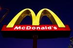 ÆGTESKABER. Hvad skal man med kirken? Nu tilbyder selv McDonalds bryllupper. 