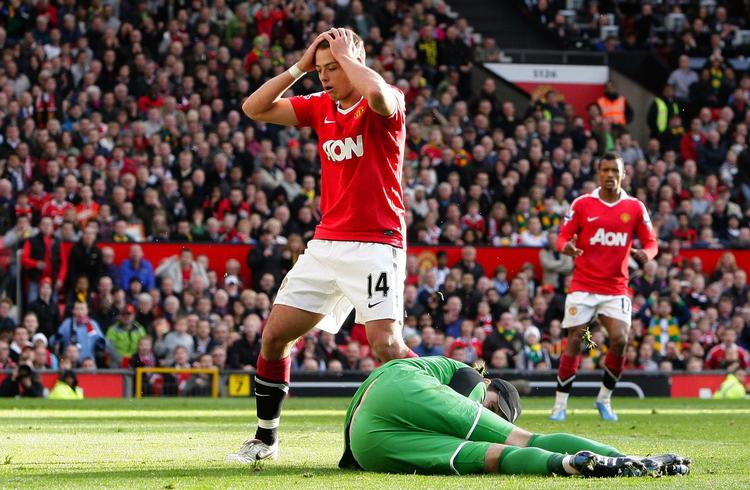 Afløser. Javier Hernandez tager sig til hovedet efter en brændt chance mod West Bromwich. 