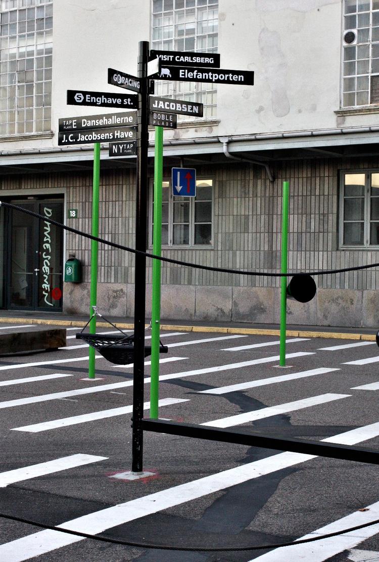 Området omkring det tidligere Carlsberg er blevet befolket af kreative indflyttere og summer nu af aktivitet. 