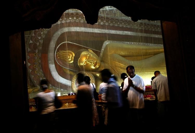 BUDDHISME. Den srilankanske regering planlægger at præstevie 2.600 børn til maj. 