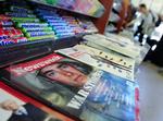 Newsweek. Det amerikanske ugemagasin klar til salg i en butik i Boston, USA. 