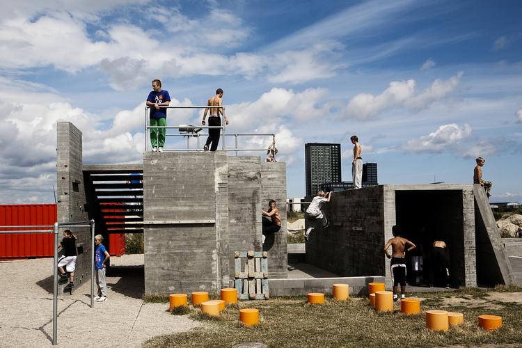 I efterårsferien kan du  boltre sig i byrummet med en halsbrækkende omgang parkour. 