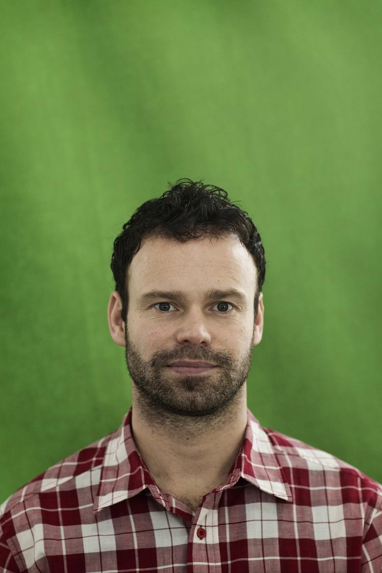 Værnepligt. Med en social værnepligt kunne de unge lære at hjælpe andre mennesker i en kort periode af deres liv, siger komikeren Mick Øgendahl. Arkivfoto. 