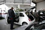 Kundestorm. Danskerne ser mest stor lyst på nye biler. Og køber dem også. Her årets nr. 1, Fiat 500. 