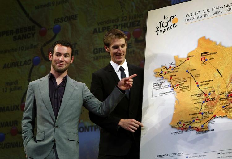 Cykelmyg. Britiske Mark Cavnedish og Andy Schleck var til stede ved afsløringen af Tourens rute i 2011. 