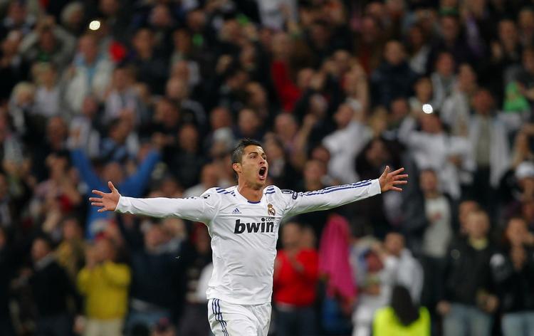 Happyfeet. Ronaldo scorede Madrids første mål på frispark. Det kunne han godt lide. 