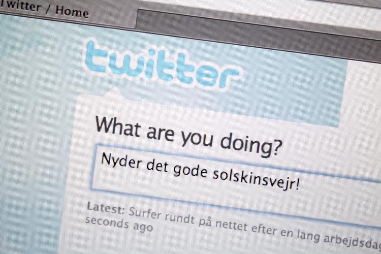 Twitter. Det sociale websted Twitter er nu parat til at indføre reklamer på siden. 