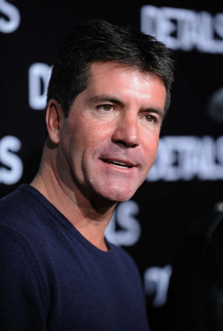 Xfactor. Simon Cowell( billede) og hans firma skal producere 'X Factor' på ITV de næste tre år, skriver britiske The Mirror. 