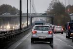 Glat. Frostvejr og regn gør vejene glatte fra i aften, advarer DMI. 