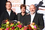 Glæde. Manuskriptforfatter Tobias Lindholm, instruktør Thomas Vinterberg og producer Morten Kaufmann deler prisen på 350.000 kroner. 