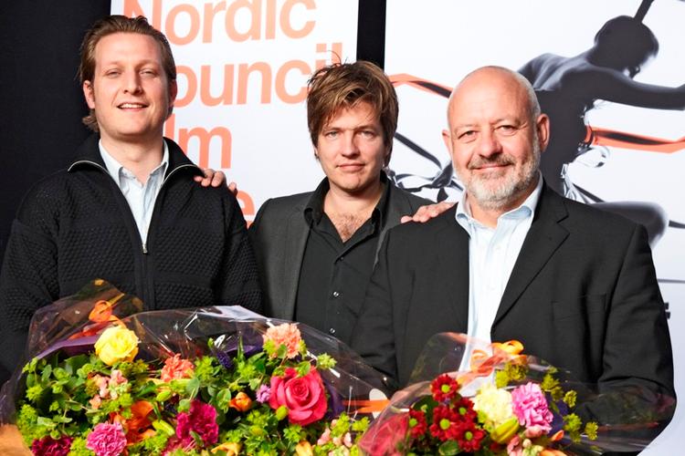 Glæde. Manuskriptforfatter Tobias Lindholm, instruktør Thomas Vinterberg og producer Morten Kaufmann deler prisen på 350.000 kroner. 