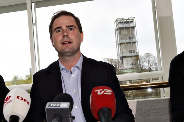 Farvel. Århus' borgmester Nicolai Wammen siger farvel til smilets by. Han stiller op ved folketingsvalget. 