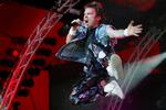 roskilde. Bruce Dickinson og Iron Maiden har spillet på Roskilde Festival flere gange. Senest i 2003. Næste sommer kommer de tilbage. Arkivfoto. 