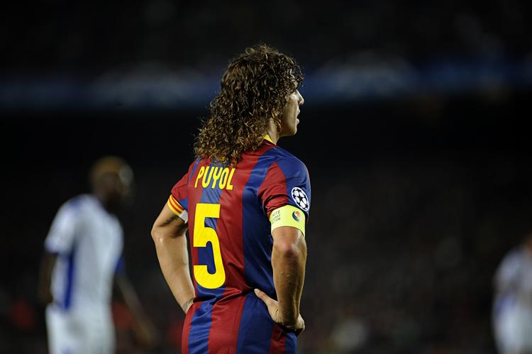 klenodie. Carles Puyols trøje har fået et nyt hjem på Nørrebro, hvor kenneth Zohore bor. 