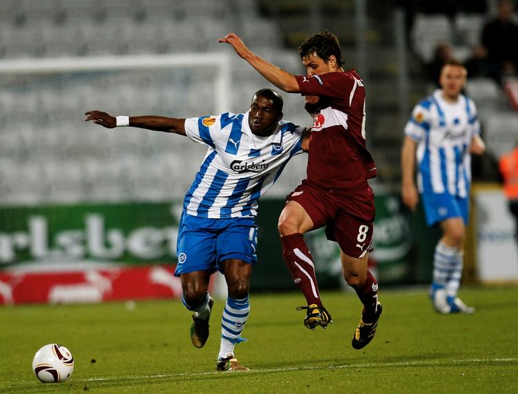 formdyk. Eric Djemba-Djemba starter måske på bænken i aften mod schweizerne. Arkivfoto. 