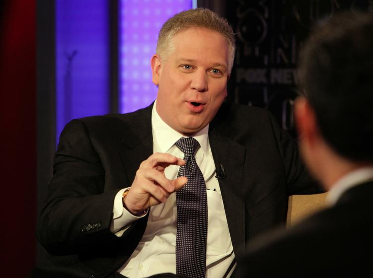 Ikon. Det selvbestaltede tv-ikon Glenn Beck (billede) er en af frontfigurerne i Tea Party-bevægelsen.Beck tjener over 150 millioner kroner om året på at prædike om kristen kapitalisme og bondeoprøret mod skrankepaverne. Arkiv 