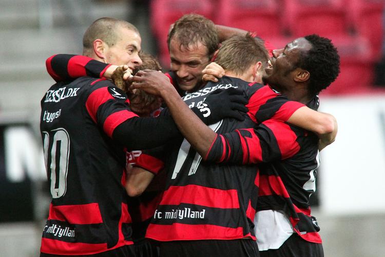 comeback. Ken Ilsø scorede to mål, og så troede FC Midtjylland, at kampen var afgjort. Men Esbjerg vendte tilbage fra graven. 