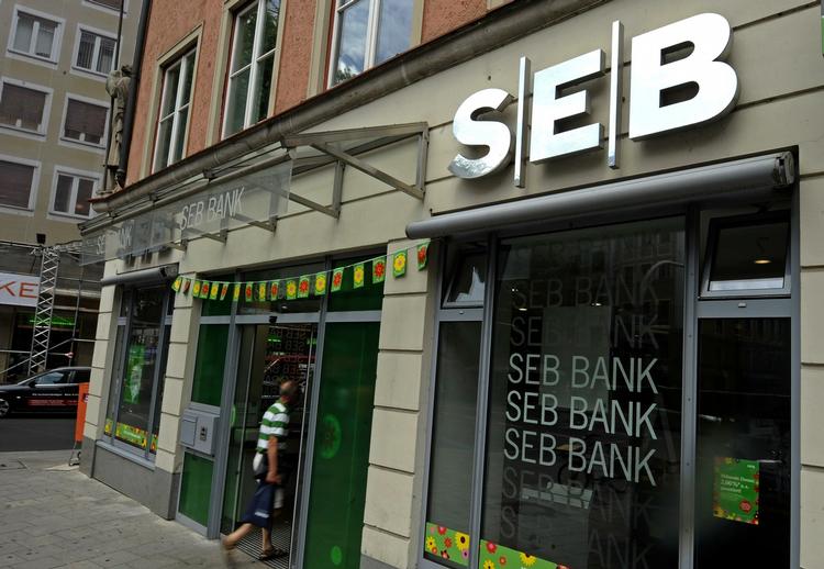 Bedrageri. En medarbejder i SEB er anholdt for medvirken til bedrageri for op imod 43 millioner danske kroner. Arkivfoto. 
