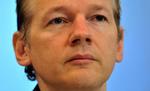 Efterforskes. Julian Assange beskyldes for at have begået voldtægt under et ophold i Sverige i august. Selv afviser han beskyldningerne. 