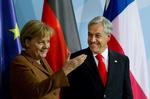 Besøgsvenner. Sebastian Pinera sammen med Tysklands kansler Angela Merkel i fredags. 