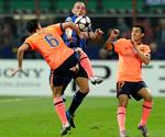 Duel. Wesley Sneijder slog med Inter Xavi og Barcelona i Champions League-semifinalen, men et par måneder senere fik Xavi den ultimative hævn, da han med Spanien blev verdensmester for næsen af Sneijder og Holland. Arkivfoto. 