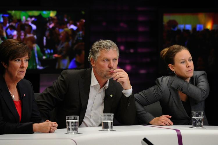 Skilsmisse. De rødgrønne partier opløser deres formaliserede samarbejde, lyder medingen i dag. På billedet Mona Sahlin (tv) sammen med de to talsmænd fra Miljöpartiet Peter Eriksson og Maria Wetterstrand dagen efter valgnederlaget. 
