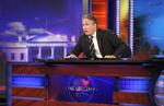 Magtfuld. Jon Stewart, der er vært på  'The Daily Show' har godt fat i amerikanerne. 
