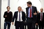 Prime Minister Lars Løkke Rasmussen has reported to the Foreign Policy Committee prior to the upcoming EU summit where France and Germany may propose to re-open the Lisbon Treaty. 