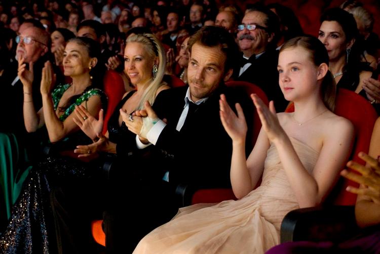 Sofia Coppolas talent er at underspille og lade billeder tale for sig selv. Det formår hun også i sin fjerde spillefilm 'Somewhere', der har dansk premiere 28. oktober. Stephen Dorff har hovedrollen. 