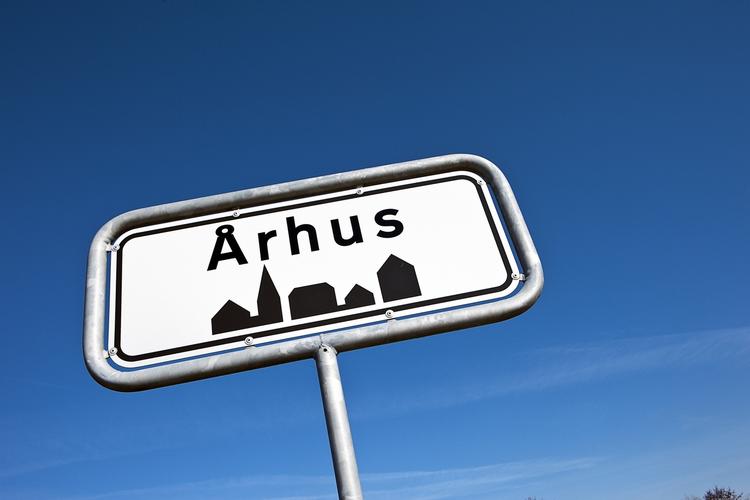 Bolle-å. Socialdemokraterne, SF og de radikale stemte ja til droppe bolle-å. 