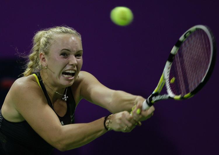 viljestærk. Caroline Wozniacki har bidt sig fast i verdenstoppen med et højt bundniveau, stor løbevillighed og godt baglinjespil. 