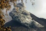 Udbrud. Vulkanen Merapi er atter gået i udbrud. Foreløbig meldes ingen dræbt. 
