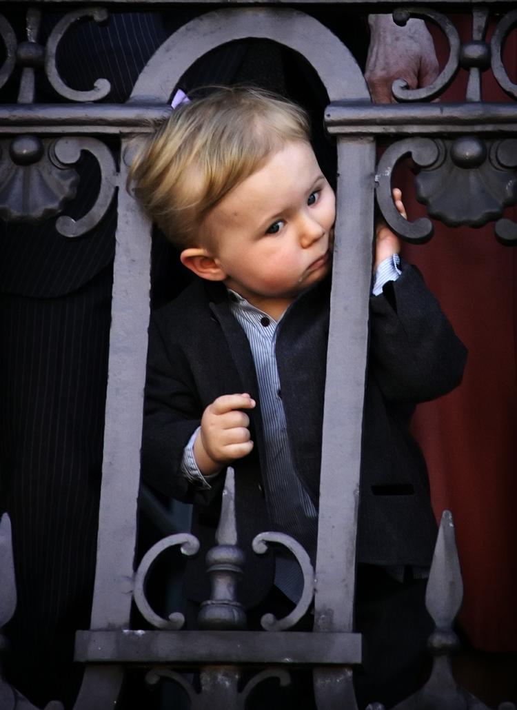 Dronning Margrethe fylder 67 og fejres traditionen tro på Amalienborg Slotsplads. Prins Christian havde lidt problemer på balkonen. 