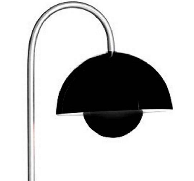 en blomst til haven. Flowerpot VP5 er fremstillet i aluminium og børstet stål. Den er 180 centimeter høj, og skærmen har en diameter på 23 centimeter. 