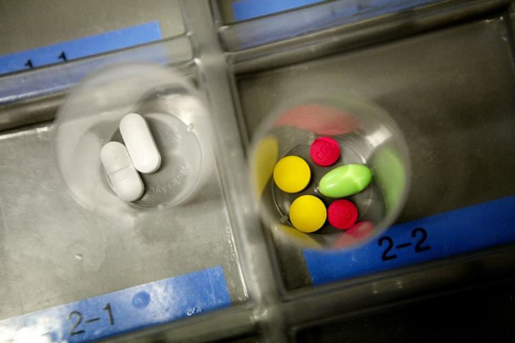 Det er gambling at købe kosttilskud og piller også fra danske hjemmesider. Hvis netbutikken er registreret i udlandet kan de danske myndigheder ikke bremse salg af skadelige piller. 