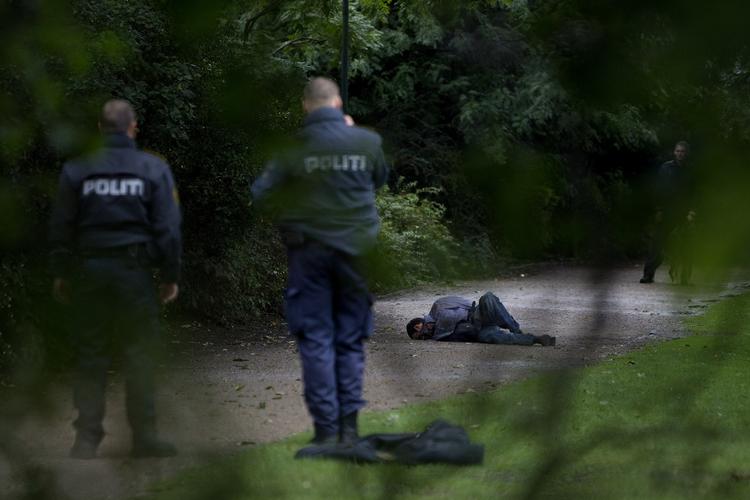 Forlænget. Den 24-årige tjetjener, der stod bag en eksplosion, der gik af på Hotel Jørgensen i København i september, er sigtet for at have fremstillet en bombe. Han forbliver varetægtsfængslet indtil 10. januar. 