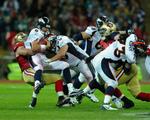 fight. Kampen mellem San Francisco 49ers og Denver Broncos bølgede længe frem og tilbage. 