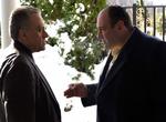Sopranos. Billedbureauet AP har desværre ingen billeder af Denise Borino-Quinn. På billedet ses i stedet Johnny Sack (Vincent Curatola), der spillede hendes mand i 'Sopranos' sammen med hovedpersonen Tony Soprano (James Gandolfini). Arkivfoto. 