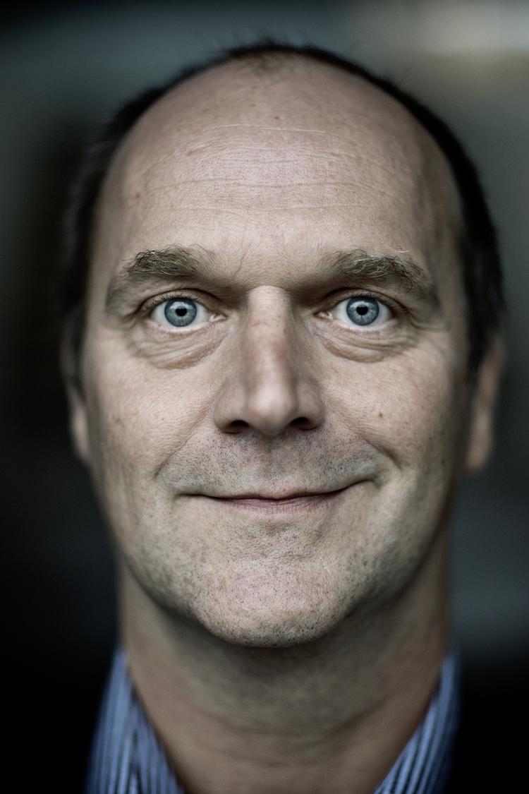Afhopper. Henrik Soloy mener, at Pia Kjærsgaards seneste forslag om forbyde folk at se tv-kanaler som Al-Jazeera og Al Arabiya er kulminationen på et stigende 'fremmedhad' . 