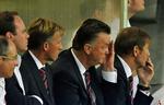 pres. Louis van Gaal (nummer to fra højre) har haft stor succes med Bayern München de seneste par år. Men krisen kradser nu - og så går ledelsen efter træneren. Arkivfoto. 