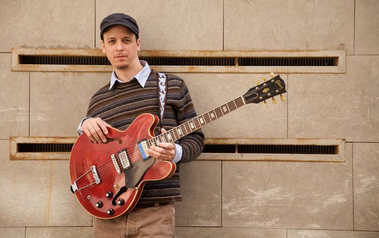 Det var et udpræget ungt publikum inklusive mange unge musikere, der var inde at se Kurt Rosenwinkel mandag aften. Det resulterede i en mættet koncertoplevelse. 