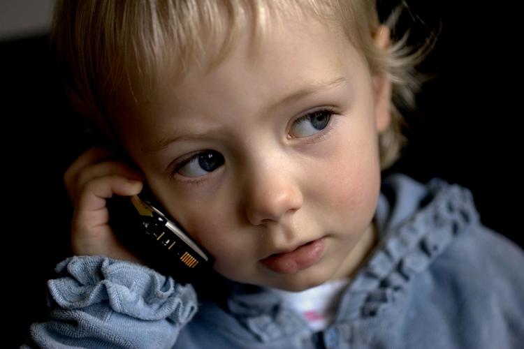 Det nye mobilselskab Sonomio går imod tendensen blandt andre teleselskaber med at tjene på gebyrer og afgifter fremfor på den rene vare. 