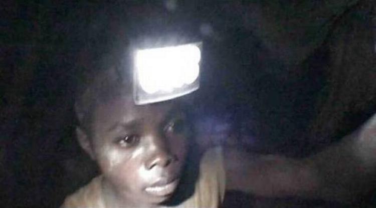 I august gav Nokia et løfte om at kunne gøre rede for et af de mest omdiskuterede mineraler fra illegale miner i DR Congo, tantal. Det løfte er nu udsat til engang i foråret. Foto fra dokumentarfilmen Blod i Mobilen, der kan ses på DR2 i aften. 