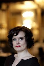 Kritik. Forfatter og kritiker ved Weekendavisen Leonora Christina Skov har fremført, at litteraturstøtten konstant går til den samme klike af forfattere. I år har hun dog selv modtaget det treårige stipendiat fra Statens Kunstfond, der beløber sig til 840.000 kr. fordelt over tre år. 