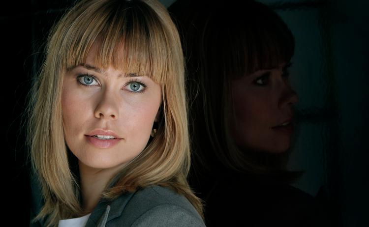 28-årige Birgitte Hjort Sørensen er aktuel hver søndag kl. 20 som den populære og succesfulde journalist og studievært Katrine Fønsmark i DR's dramaserie 'Borgen'. 